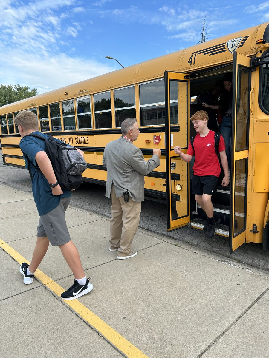 M. McCarty-Stewart (@firebirdsupt) on Twitter photo Gotta love the first day of school and greeted at the bus by KMS Principal Snyder! #WeAreFirebirds <a href="/KetteringSchls/">KetteringSchools</a> Gotta love the first day of school and greeted at the bus by KMS Principal Snyder! #WeAreFirebirds <a href="/KetteringSchls/">KetteringSchools</a>