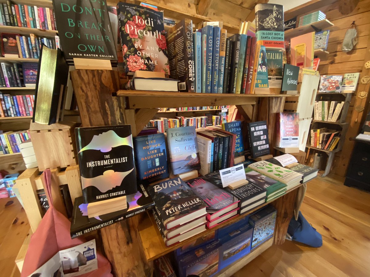 CabinBook's tweet photo. New releases to make your Thursday happy!

Thurs 11-6
Fri/ Sat 10-5
Sun 10-4 https://t.co/Y91oZIJhcG