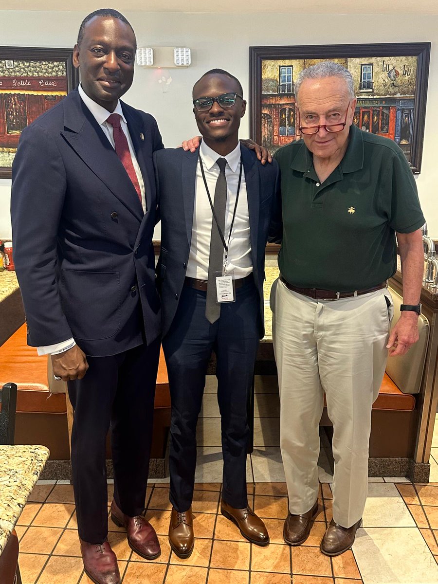 AmbassadorIleka's tweet photo. @ileka95 Next generation of #ILEKA between 2 #USA political icons. The torch is passing slowly but surely 😎😎😎 CIA https://t.co/krfSWBiZ5F