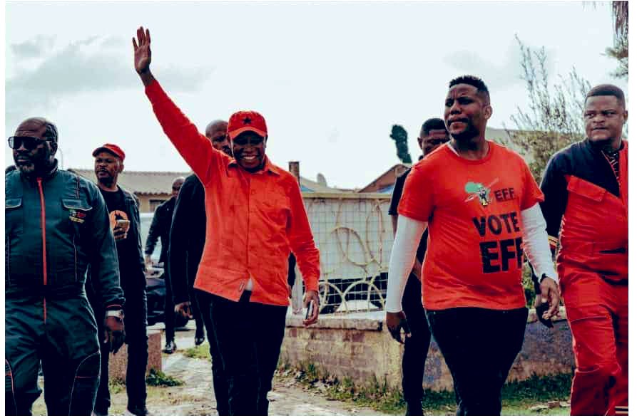 moshekoi's tweet photo. Good timber doesn’t grow with ease
The stronger wind, the stronger trees
The further sky, the greater length
The more the storm, the more the strength
By sun and cold, by rain and snow
In trees and men good timbers grow
Til Attainment of Economic Freedom & Beyond
#LongLiveEFF https://t.co/sniK6Ab3OH