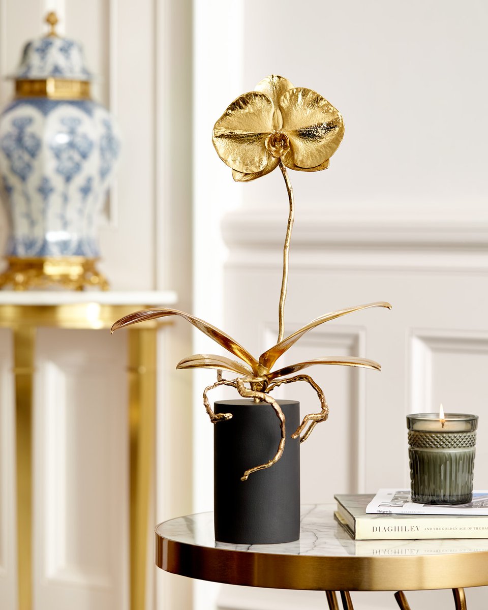 With our Home Interior Floral Décor service, your home will always be filled with the beauty and elegance of fresh flowers, reflecting your personal style and taste. 

#NeillStrain #NeillStrainFloralCouture #HomeDecor #HomeInstallationServices #FloralDecorServices #HomeInteriors