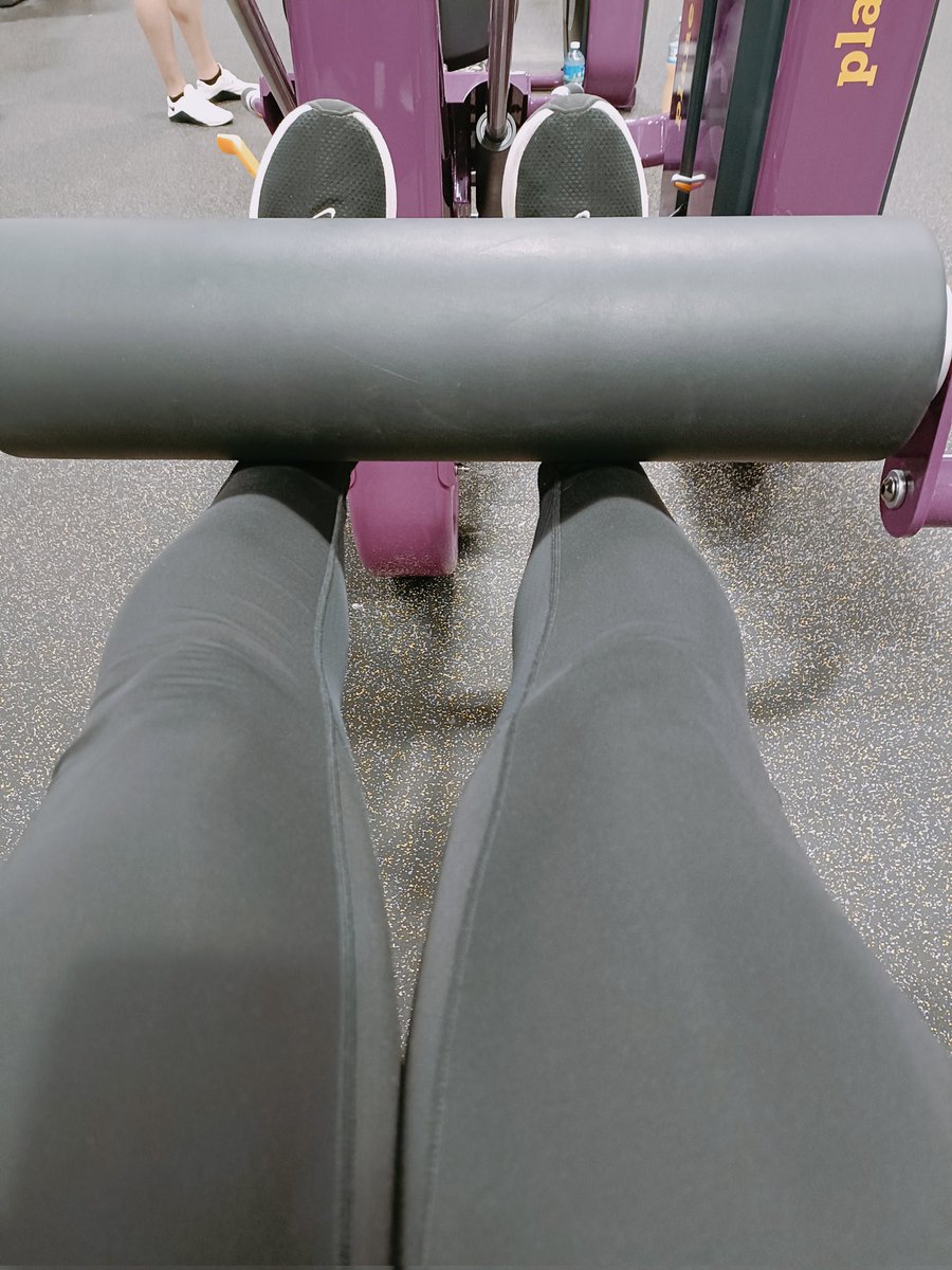 Entrenando para patear culos 😈😈😈