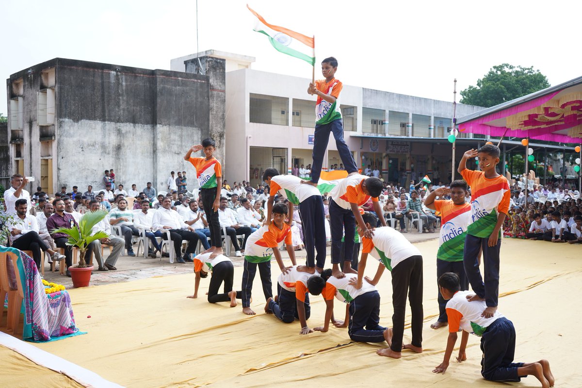 HARESH963's tweet photo. માન. પ્રાંત અધિકારી સાહેબશ્રી ઝગડીયા ના અધ્યક્ષ સ્થાને તાલુકા કક્ષાનો 78મોં સ્વતંત્રતા પર્વ કપલસાડી ગામે યોજાયો.
@CollectorBharch 
@DDOBHARUCH1 
@SDMJhagadia 
@jhaghadiya https://t.co/R99ze97yen