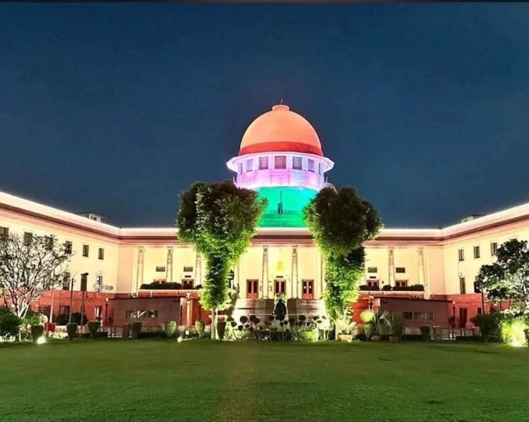 Subhash_0204's tweet photo. फिजाओं में तीन रंग घोल दो,
हम आजाद हैं हवाओं को आज बोल दो।

स्वतंत्रता दिवस की हार्दिक शुभकामनाएं-2024 https://t.co/NOuVSzvedQ