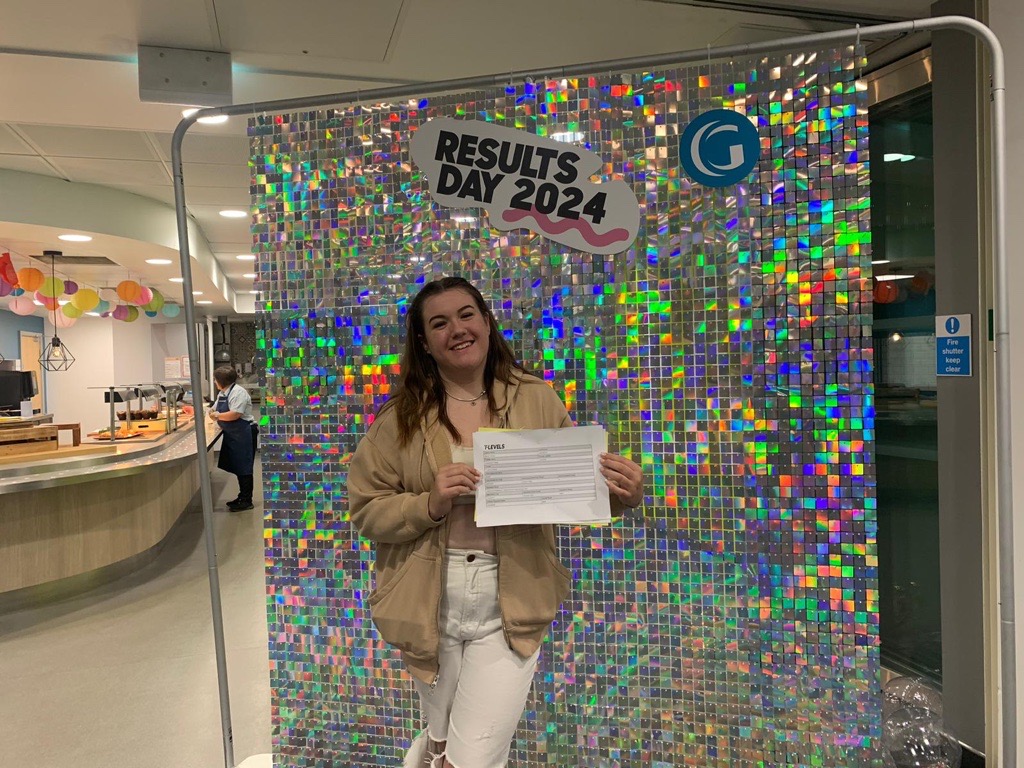 Alana achieved a Merit in her Health T Level <a href="/gatesheadcoll/">Gateshead College</a> specialising in Adult Nursing. She's now been accepted to study Paramedic Science <a href="/sunderlanduni/">University of Sunderland</a> #TLevels #Results2024 😀 🎉 😀