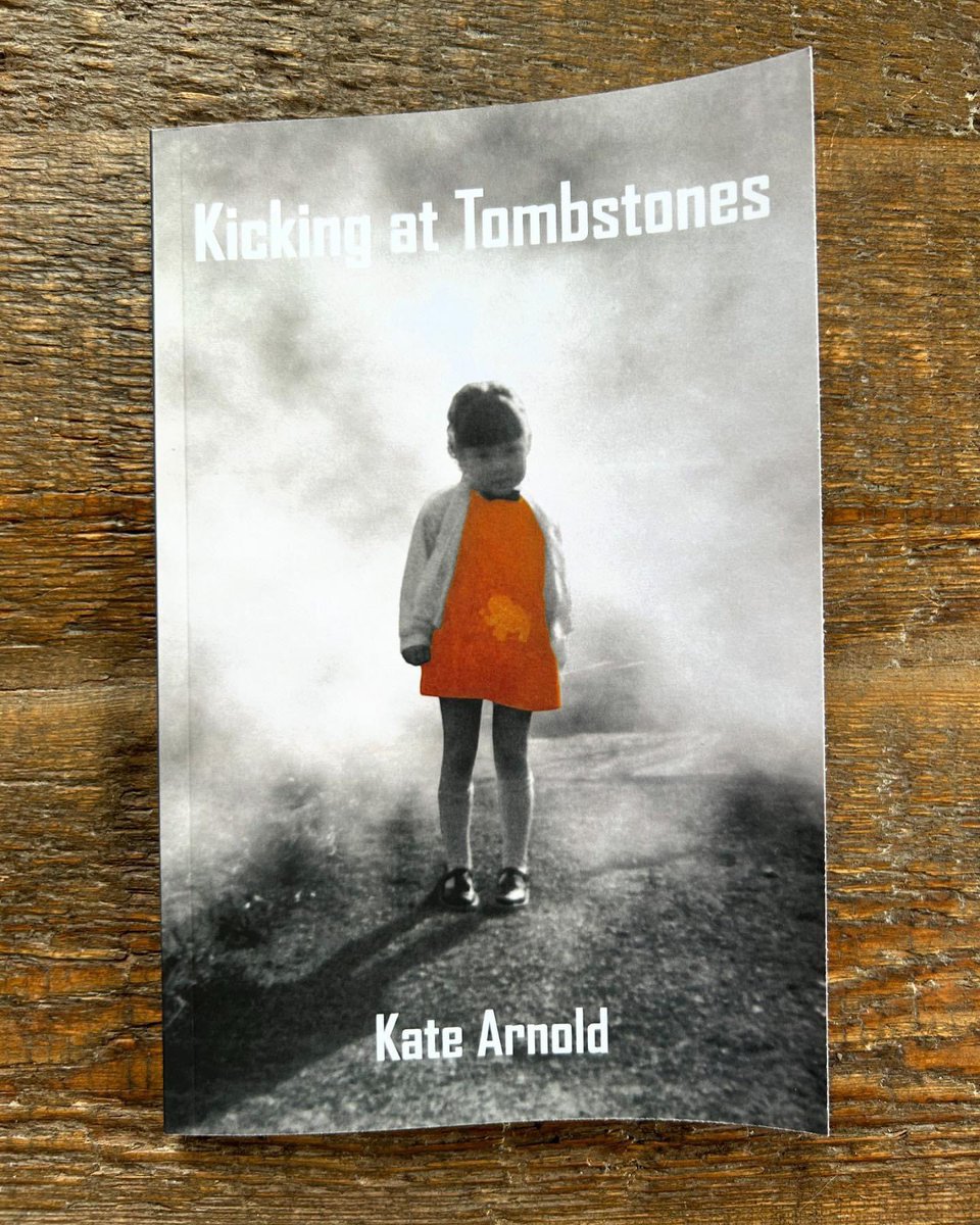 anyway_dead's tweet photo. Looks like we got ourselves a reader! Massive thanks to @BlackEyesPubUK and to Ted @bagelradio @mickmerceruk and Martin @uniofglos for their reviews, &amp; @SaraVielvoye @_suzannebarrett and @andyvw64 for the beautiful artworks inside. Out early September, details to follow! 💜 https://t.co/ly9nurMshk