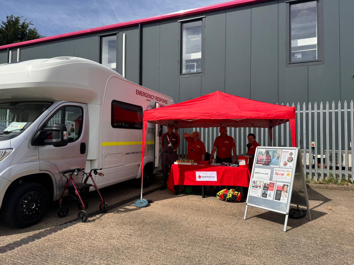 Team are at <a href="/SkegnessFire/">SkegnessFireStation</a> open day today. Pop over and say hi 👋  #volunteers #Skegness #Lincolnshire <a href="/LincsFireRescue/">Lincolnshire Fire and Rescue</a>