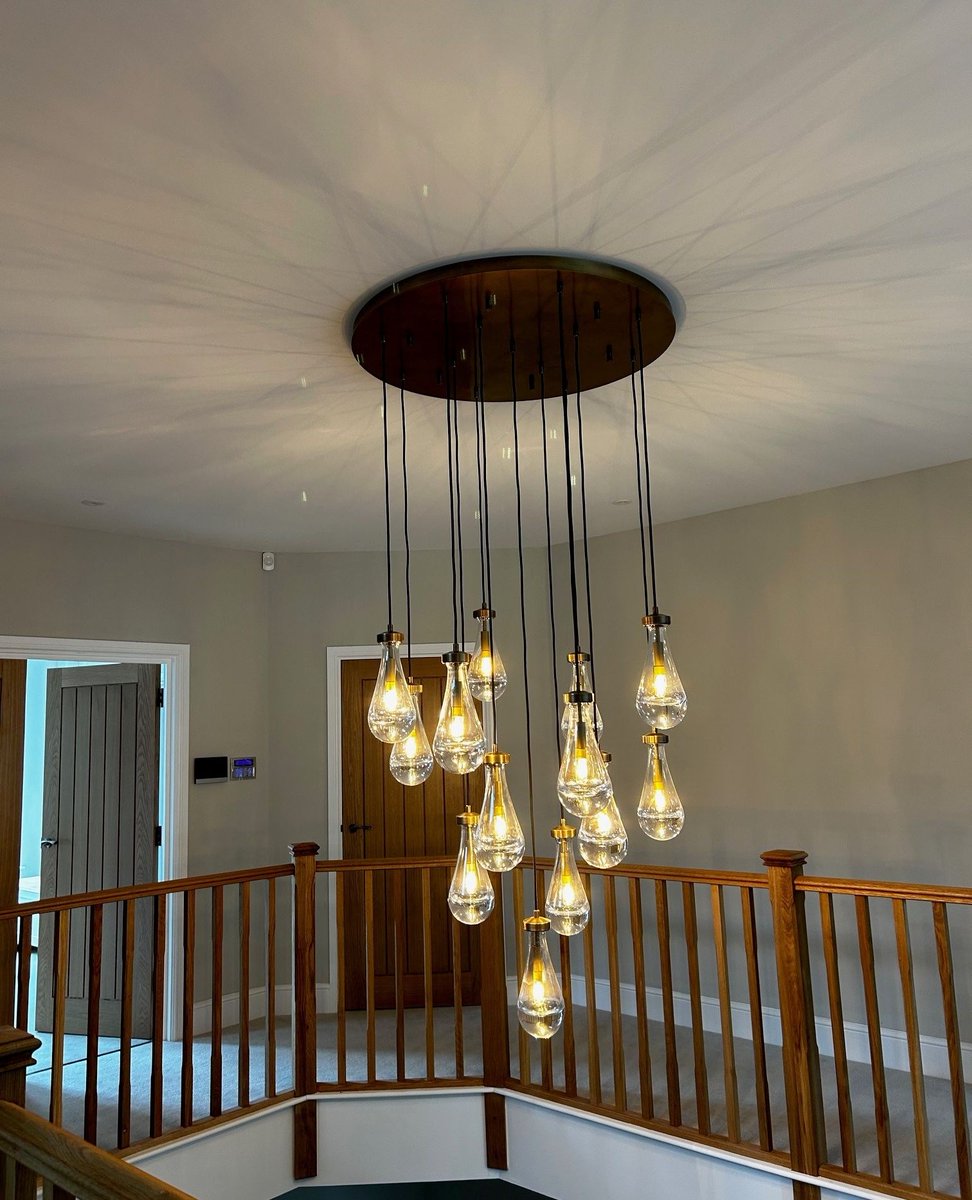AvitaTech's tweet photo. Check out the stunning chandelier we just installed at the new build in Bromley! The main part was carefully mounted first, and then each bulb was individually screwed on to ensure they arrived in perfect condition. 💡 No broken bulbs here—just pure elegance! #InstallationSuccess https://t.co/QiQgih4Osy