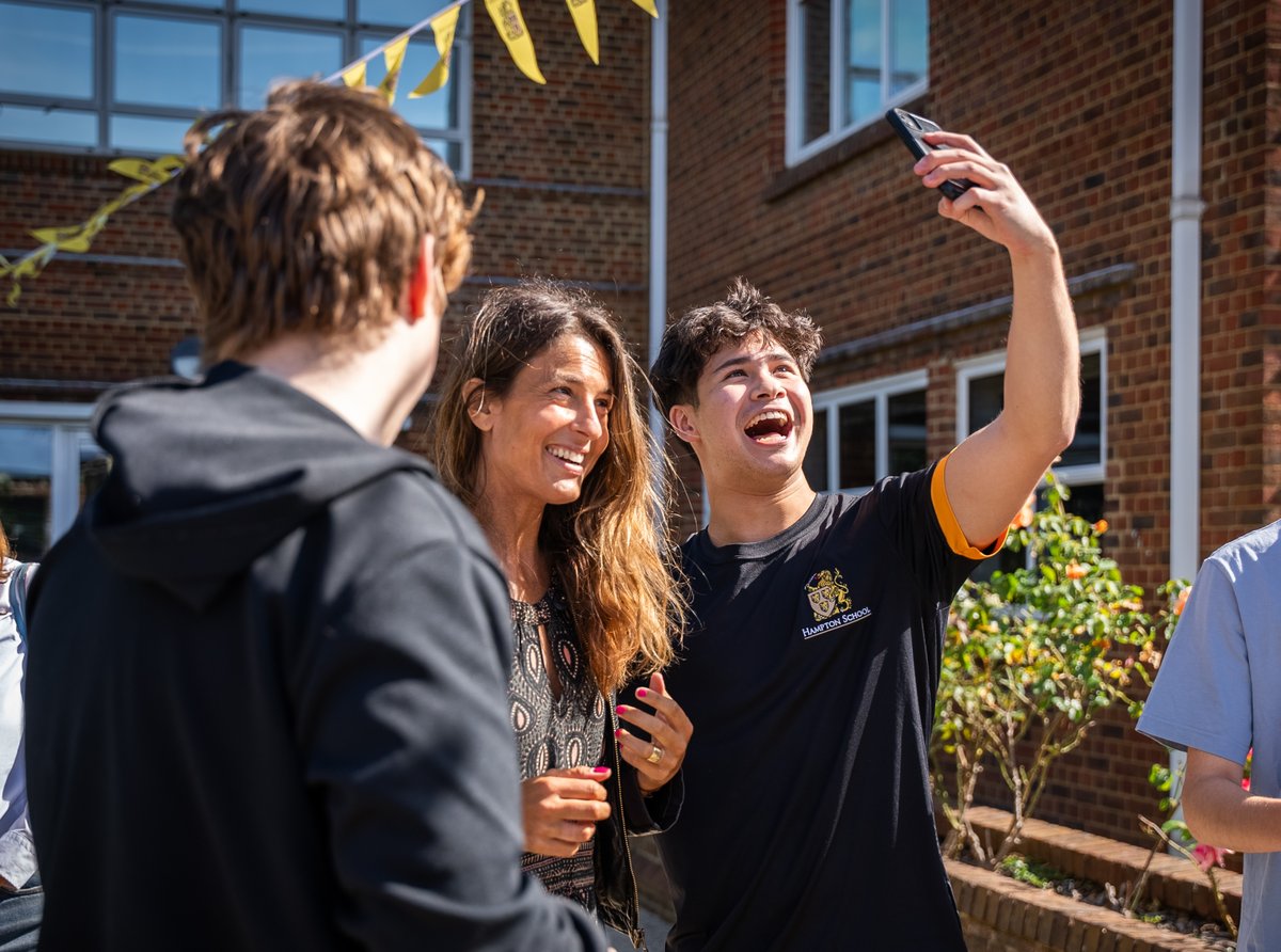 Hampton School tweet media