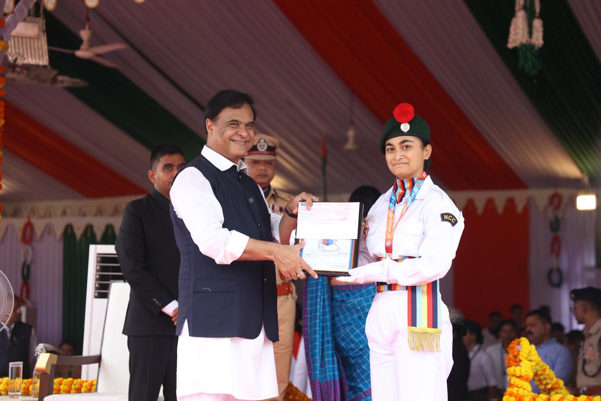 nccner's tweet photo. 📌Cpl Bihoog Basumatary of 5 ASSAM Bn NCC - Tezpur 
📌Cadet Harsh Raj Sharma 1 Assam BN NCC - Guwahati 
📌Cpl Dhonojit Dey of 4 Assam Bn NCC - SILCHAR 
📌Cdt Harshita Dutta of 49 Assam Naval Unit NCC - Dibrugarh 

🇮🇳Receiving Bir Chilarai Award from honourable CM of ASSAM on 78 th independence day celebration at Guwahati 🏆