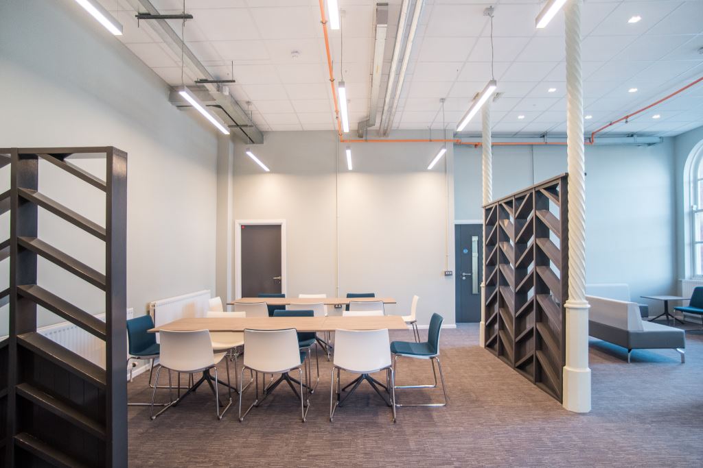 workrestplayni's tweet image. A multi-functional chair combining comfort, flexibility and diversity, KANVAS is available in a wide range of options, finishes and frames. Ideal for library, education, meeting and office settings...

#modernseating #interiors #furniture