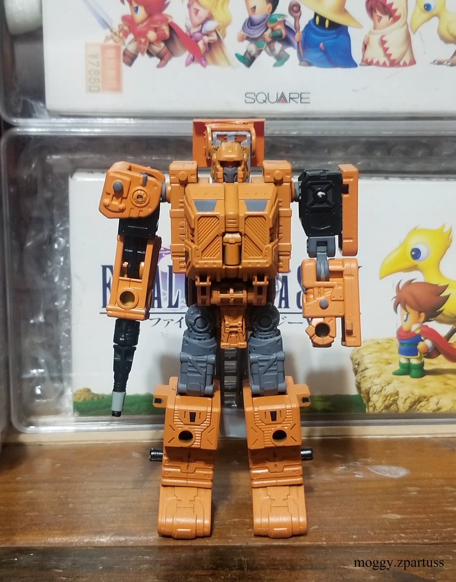 MoggyZpartuss's tweet photo. Throwback Thursday, Fire-1 (Transformers: ENERGON) #fire1 #autobot #transformers #energon #drone #customtoys #toycustoms #toycustomizer #customtransformers https://t.co/AtOyOHD70W