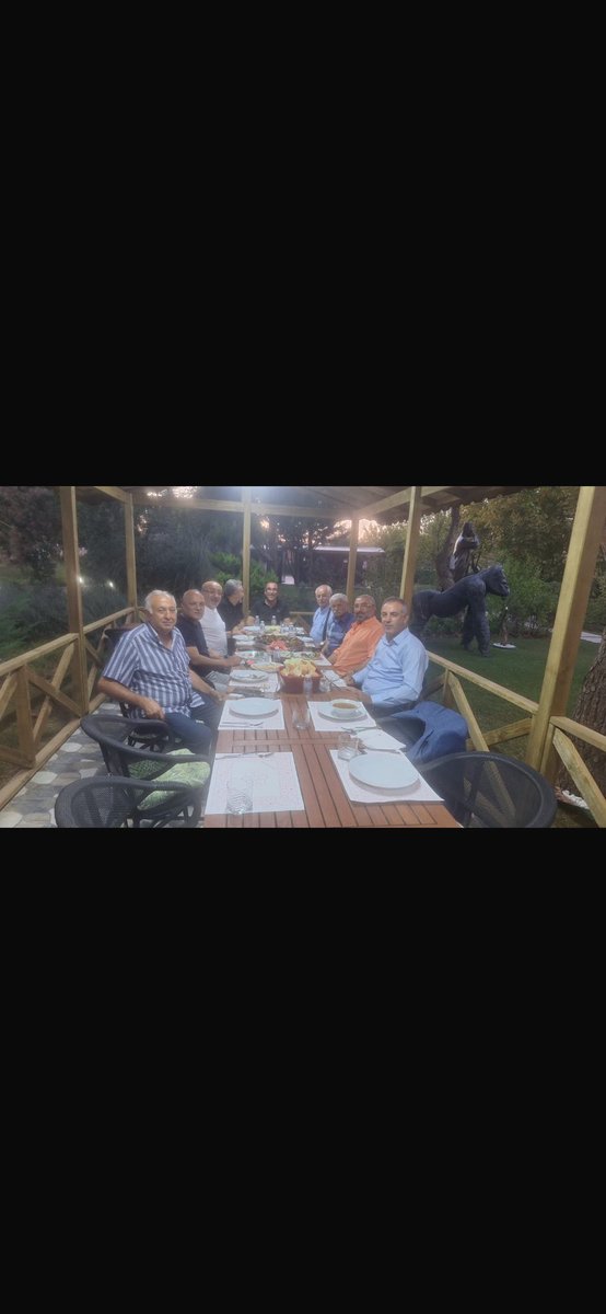 NursanSelcuk's tweet photo. Yadigar Dokgöz gardaşım bizleri Ömerli’deki restoranına davet etti ve kendi elleriyle yaptığı Madımak çorbası, içli köfte ve kebabı lezizdi. Ne demişler “Ekmeği ekmekçiye ver bir ekmek de üstüne ver.” bu yemekleri de ancak Yadigar yapar. Herkese çok teşekkür ediyorum… https://t.co/se0R4Uea3J