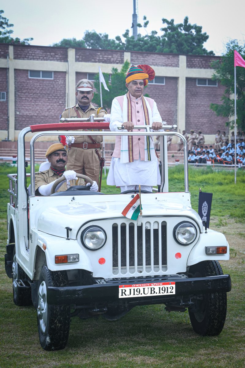BJP4Rajasthan's tweet photo. राजस्थान सरकार में कैबिनेट मंत्री श्री @JogarampatelMLA ने आज 78वें स्वतंत्रता दिवस के अवसर पर जोधपुर स्थित श्री उम्मेद राजकीय स्टेडियम में ध्वजारोहण किया व भारत की आन-बान-शान के प्रतीक तिरंगे को सलामी दी।

#IndependenceDay https://t.co/9667r8R5IP