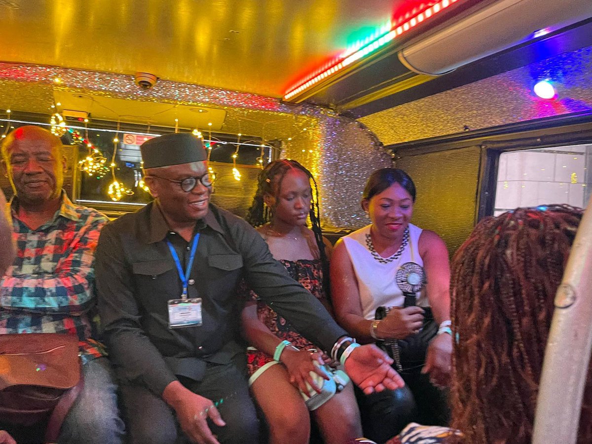 AlumniCic's tweet photo. Thurs; Aug. 1, 2024: 
     20th Annual Convention - London 
                            2024.
Welcome Party: 1984 Set's 40th 
                      Anniversary.   (Sempers/Sempresses/Associates were chauffeured to the Event Venue in style💝) https://t.co/gjLSTTuwbe