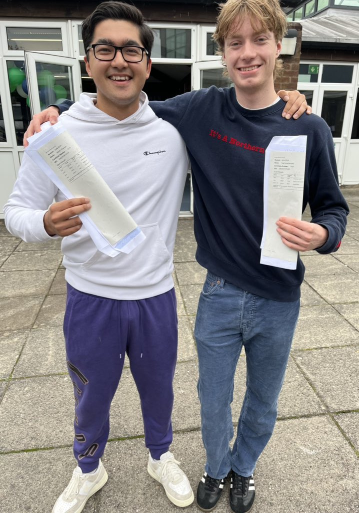 WellyTimp's tweet photo. Huge congratulations to our fabulous Year 13s who have produced the School’s best ever A Level results. 66% of all grades are A*-B and 82% of students are off to their 1st choice university.

We couldn’t be more proud!🎉 📖 💥 🎈 https://t.co/r1UsILmiC0