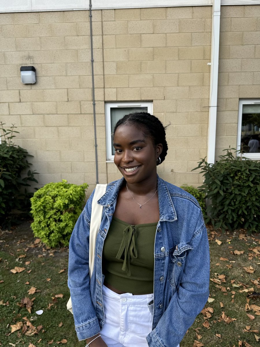 Congratulations to Lucy who achieved A*A*A* and who will study HSPS at the University of Cambridge. Brilliant work! #alevelresultsday #bramptonmanor