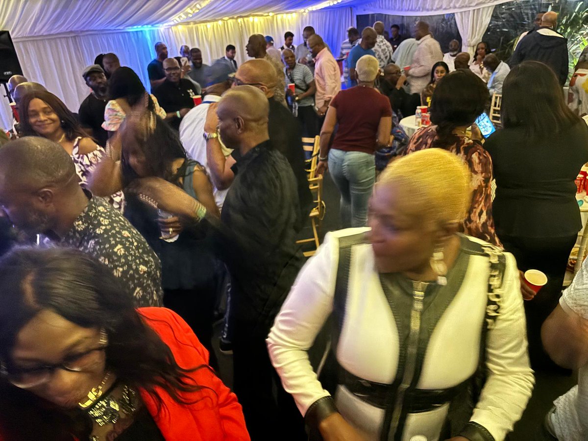 AlumniCic's tweet photo. 20th Annual Convention - London 
                            2024.
Welcome Party: 1984 Set's 40th 
                      Anniversary.   (Sempers/Sempresses/Associates were chauffeured to the Event Venue in style💝) https://t.co/aO7VfzUo6F