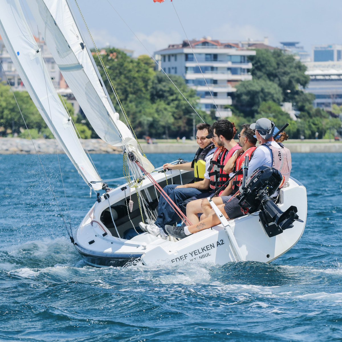 HedefYelken's tweet photo. ⛵️ Sınırsız Pratikle Yelkene Merhaba

Temel Yelkencilik Eğitimi ile yelkenli teknenin parçalarını tanırken, temel dümen ve yelken tekniklerini öğreneceksiniz. Bu bilgiler, sizi hem denizle hem de tekneyle uyum içinde çalışmaya yönlendirecek. 

https://t.co/LqWwJGwkBk https://t.co/SnBoXI0AEO
