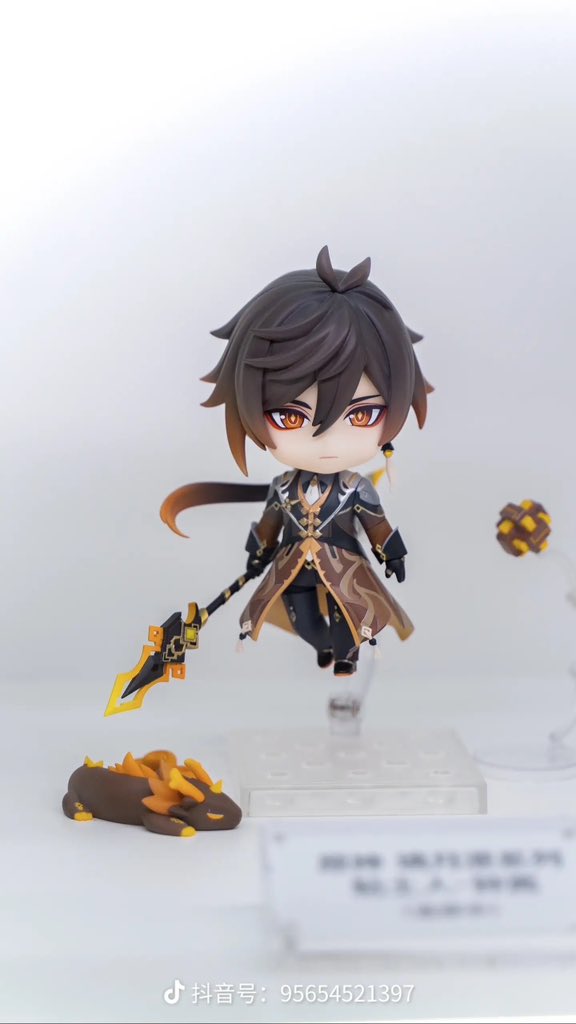 GenshinUpdate's tweet photo. Zhongli Nendoroid Preview Photos from Genshin FES in Shanghai
Via Genshin Official Flagship Store Douyin https://t.co/8TAwjdiKhY 
#GenshinImpact #原神 #원신 #Zhongli https://t.co/AMIpAPlCc6
