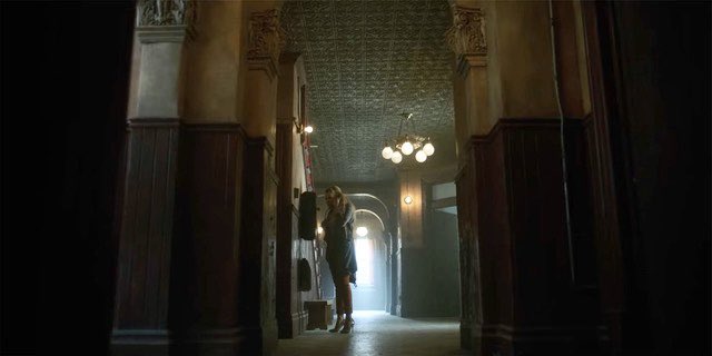 RingyDingyprops's tweet photo. Allison Hargreeves has a serious conversation with her ex Patrick on one of our Centurion payphones in S1, episode 2 of the Umbrella Academy.

#UmbrellaAcademy 
#TheUmbrellaAcademy 
#TUA https://t.co/KX3grUt9M2