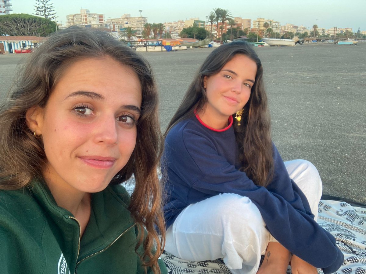 belenmrtnzz1's tweet photo. el amanecer contigo es más bonito :) https://t.co/GVH2zA8WiV