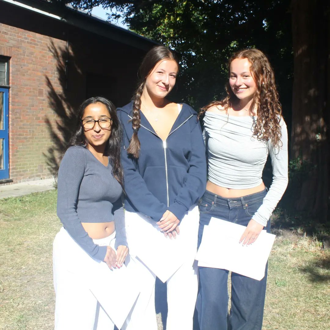 AylesburyHigh's tweet photo. Congratulations to our incredible Year 13 students on their outstanding A-level results!🎉 Your hard work and dedication have truly paid off, and we are so proud of each and every one of you. #AHSWalksTall #ProudSchoolMoment
#AlevelSuccess 📚⭐️💫 https://t.co/FHuJ0NCq1E