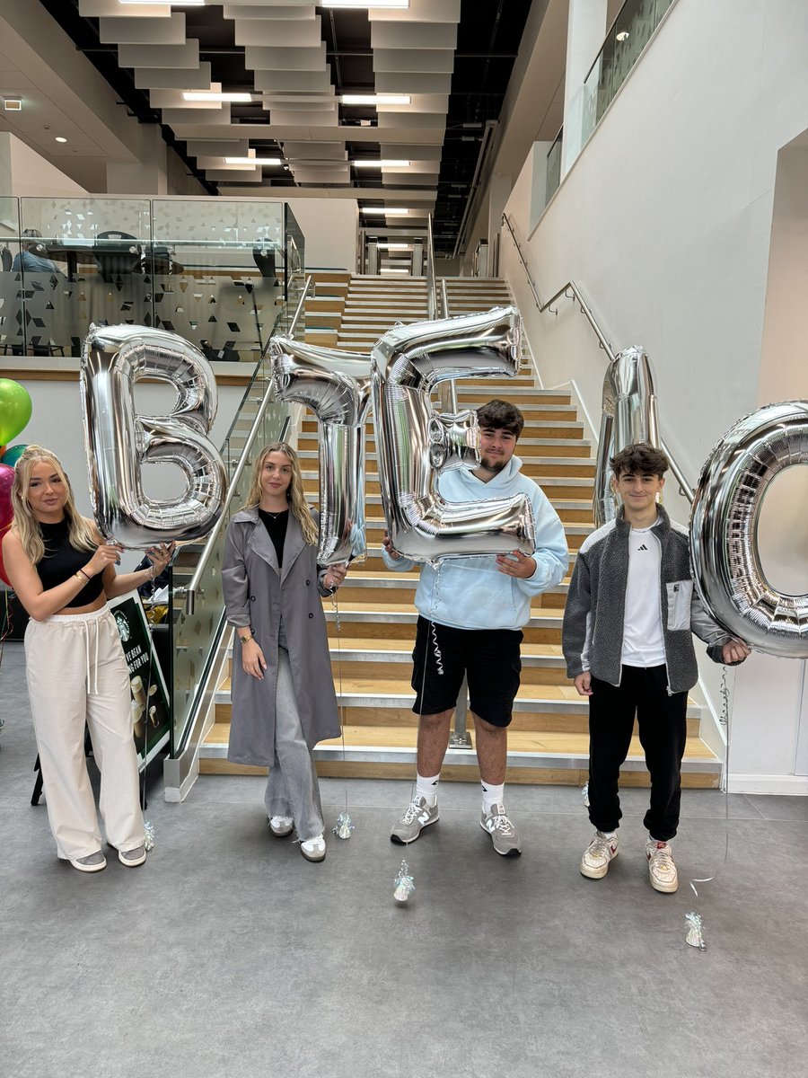 _thomas_jones4's tweet image. Congratulations to our L3 Business students at TLZ, who had fantastic grades and going on to some amazing opportunities. 

Well done to all students receiving their results today - exciting times ahead! 

@coleggwent @JoelMorgan81