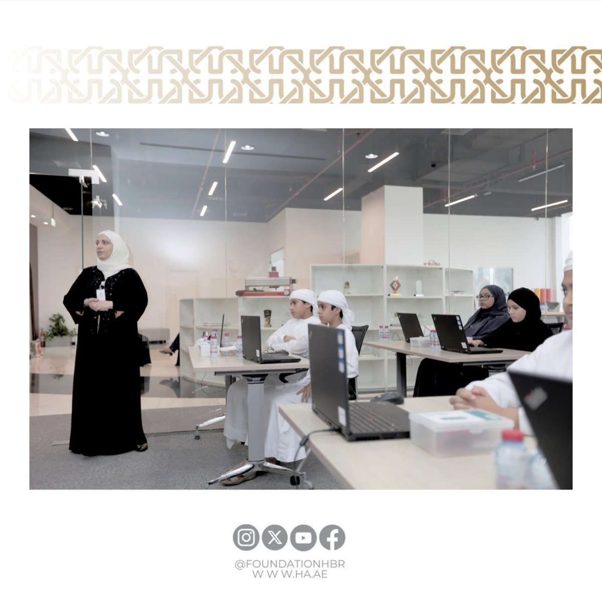 FoundationHBR's tweet photo. ورشة (رحلة في عالم الأشياء الذكية) إحدى فعاليات فاب لاب الإمارات في مركز حمدان للموهبة والابتكار ، تقدم تجربة تعليمية للطلبة في مهارات تقنية إنترنت الأشياء مع تطبيقات عملية باستخدام اللوح الذكي أردوينو MKR. https://t.co/GjPqlCpfd3