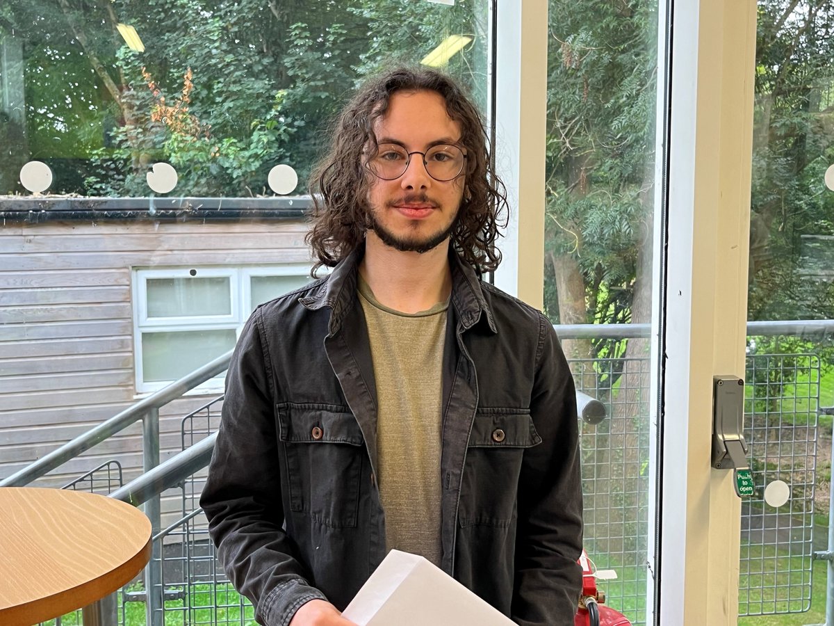 SexeysSchool's tweet image. We are delighted to be celebrating a strong set of A Level results for our Year 13 students. 71% of students are progressing to university and/or art college with 97% of those gaining a place at their first or second choice.
Read the full news story here: sexeys.somerset.sch.uk/.../a-level-re…