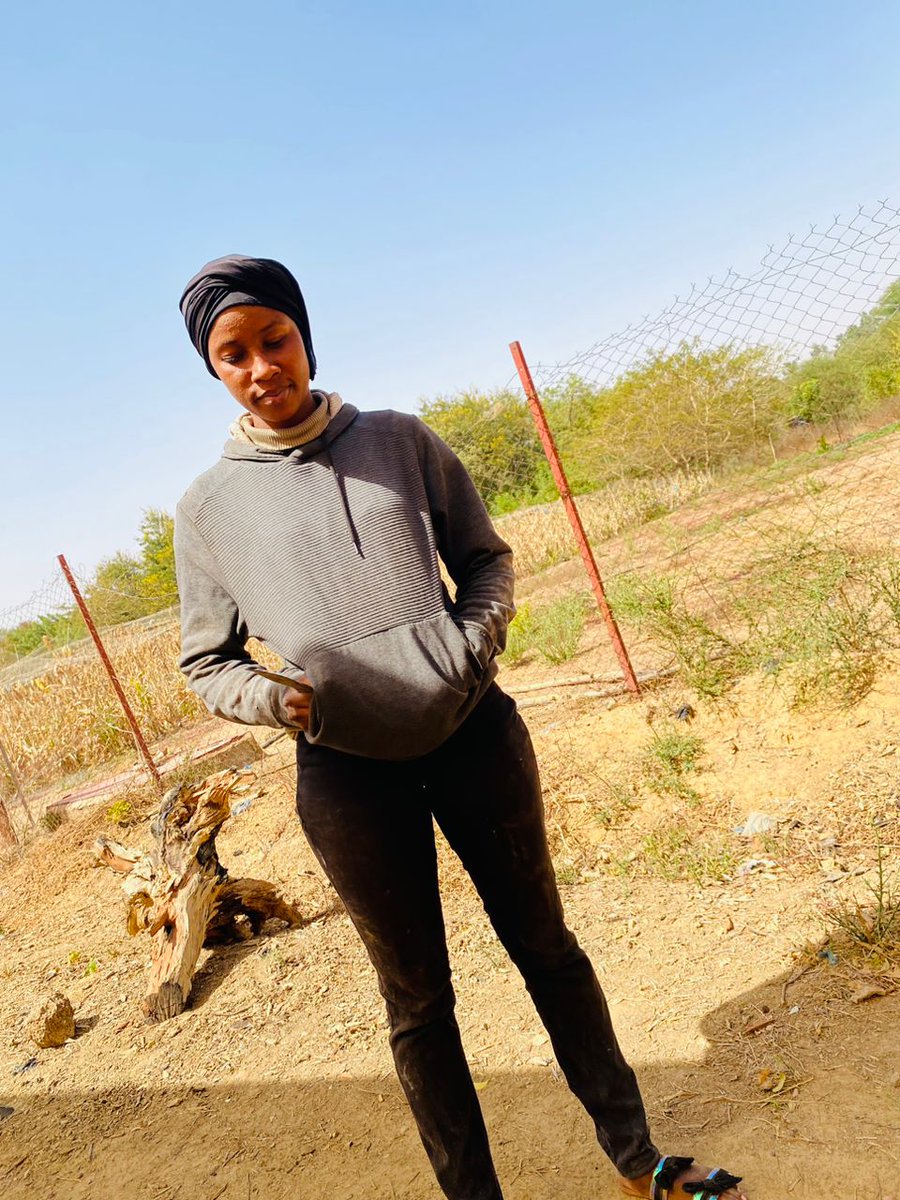 cherifa_zerbo's tweet image. Nous sommes ce que nous sommes pas grâce au choix des autres mais grâce à nos propres choix, à nos actions,
Tout choix est soit approuvé, soit critiqué négativement
A toi de décider ce que tu laisseras t'affecter, et ce que tu décideras d'ignorer
@les2AA 
@charaf_yarou