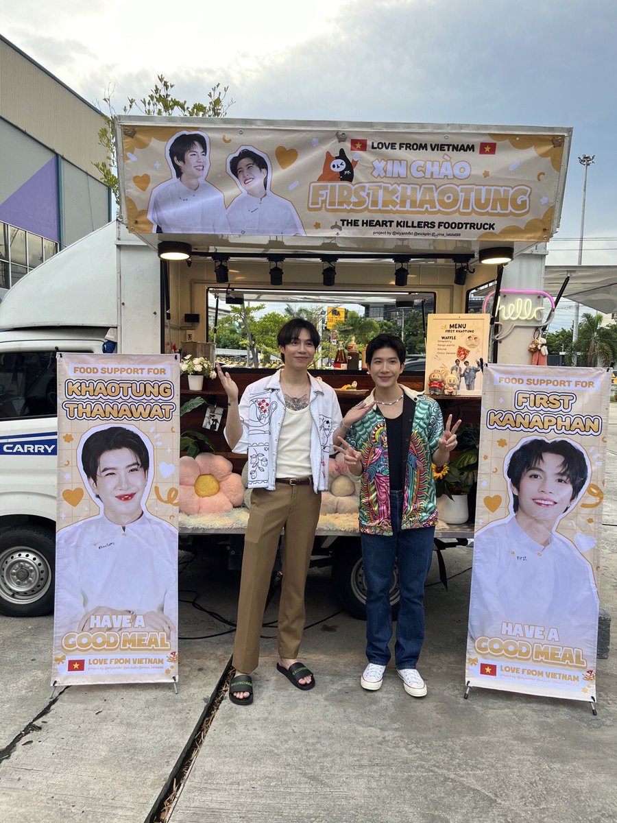 Elyanh_Bwi's tweet photo. 🧇 WAFFLE TRUCK for @firstkpp and @myktnw 🧇

#TheHeartKillers

Thank you P'First and P'Khaotung for checking in with our food truck, love you so much 🧡🤍

#Firstkanaphan #khaotungg #��ฟิร์สข้าวตัง #FirstKhaotung https://t.co/Rx6GHlUaZs