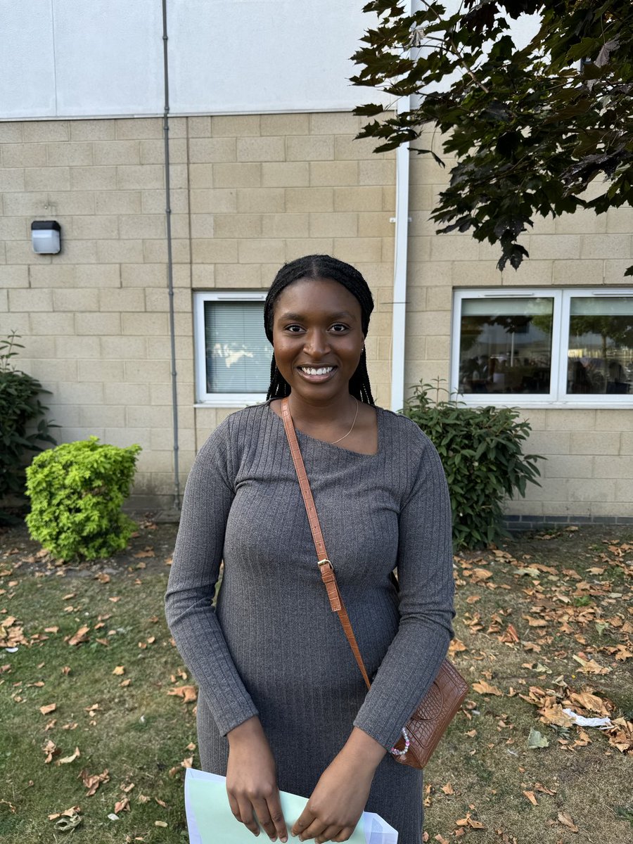 Very well done to Adedamola who achieved A*A*A*A* and who will study Medicine at the University of Oxford. Brilliant work! #alevelresultsday #bramptonmanor