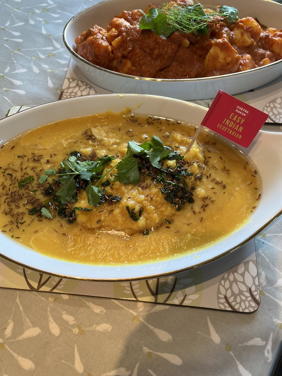 saucery's tweet photo. #EasyIndianVegetarian @chetnamakan @octopus_books_
https://t.co/NRME5V1PzG
Great ideas for when my veggie niece’s come for supper! Easy and authentic.👊🏻 https://t.co/MpPvuNfPlv