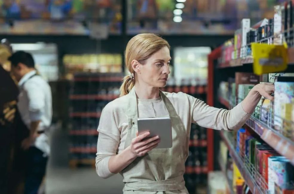 RetailSolns's tweet image. Struggling with inventory chaos?  It&apos;s time to level up with #POSsystems! 📦

Check out our latest blog for 3 techniques to streamline your inventory:
1️⃣ Real-Time Tracking
2️⃣ Automated Reordering &amp;amp; Forecasting
3️⃣ POS Integration

👉 Read more: buff.ly/4dr1ZXQ