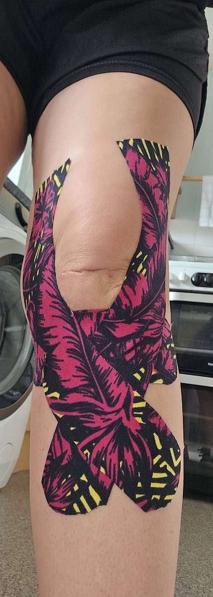 Samana1988's tweet photo. ⚠️ TW: Scars ⚠️ 
If I'm going to have to live with this condition, I'm going to own it. Bright colours all the way! 

@SPORTTAPE 
#SPORTTAPE https://t.co/3iTYW38jAe