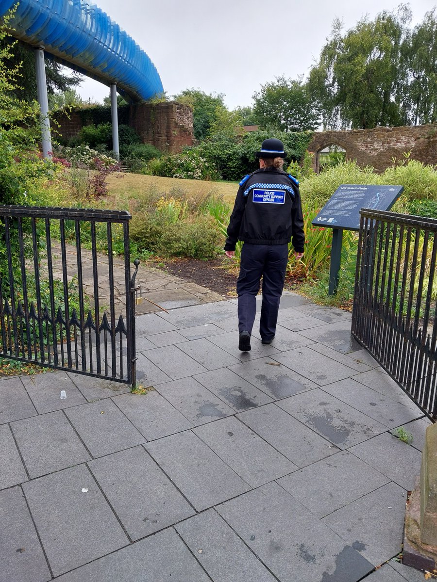 CoventryCityWMP's tweet photo. #Patrols | Throughout the week St Michael's and #Hillfields team have been out patrolling in areas where we've had reports of anti-social behaviour.
The team has made several arrests for a variety of offences and continuing to work on intel from our local residents. ๐ฎ https://t.co/hyvHrcbSVI
