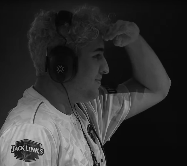 fugu_fps's tweet photo. alfajer looking for a win #vct #VALORANTChampions https://t.co/uJe8hkQELq