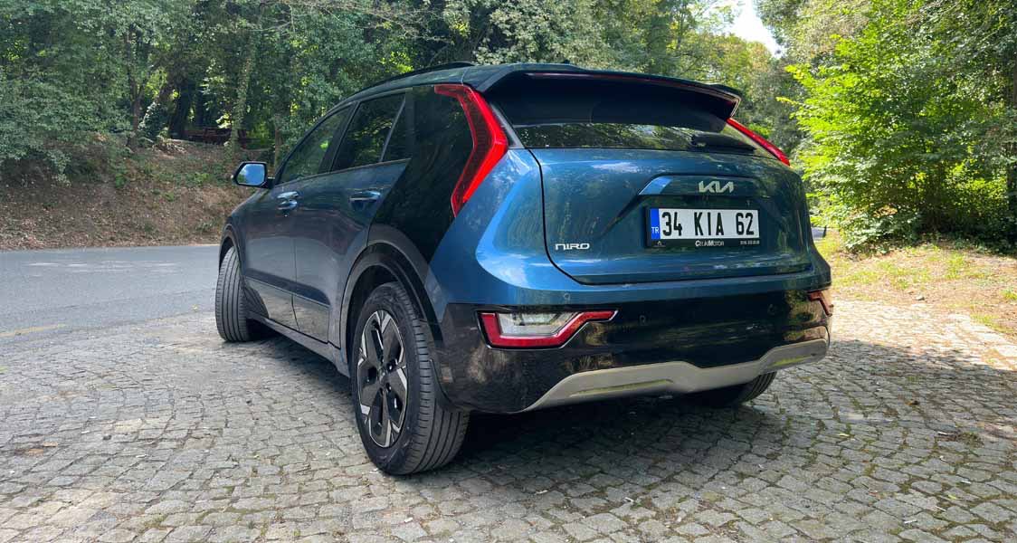 autolobi's tweet photo. Şehirde Sessizlik, Yolda Güç: Kia Niro EV https://t.co/uG3freWJiI #güç #fyp #autolobi #niro #kia #KIAEV #eletric #şehir #sessiz #yol #araba #otomobil #melan #EV #detay #kalite #metak #Atalanta https://t.co/7b2W24XiRL