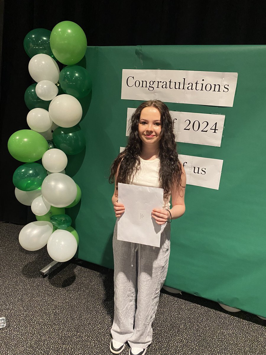 CorbyBusinessAc's tweet photo. Hannah is one of the students who has made the most progress during her time at CBA sixth form. She is must proud of her Distinction in Health and Social Care and wants to put this into practice pursuing a career as a paramedic.💚 https://t.co/6AZJxAVCLb