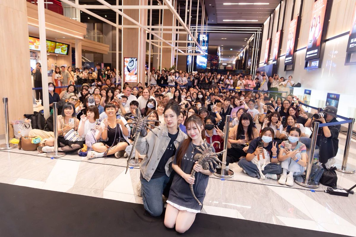 WeLoveSF's tweet photo. 💥 #SFxAlienRomulus
MILK, LOVE วันนี้พร้อมลุย~✨
กับรอบพิเศษ #SFFriendsScreening
Alien: Romulus

แล้วเจอกันช่งกิจกรรมท้ายรอบ
อย่าลืม มาแชร์ภาพประทับใจกันได้ที่
👉 #SFxMilkLove
👉 #SFxMLxAlienRomulus

@panlyyy
@loverrukk

SF X MILKLOVE
#mimiv
#loverrukk
#MilkLove #มิ้ลค์เลิฟ
#SFcinema 🍿❤