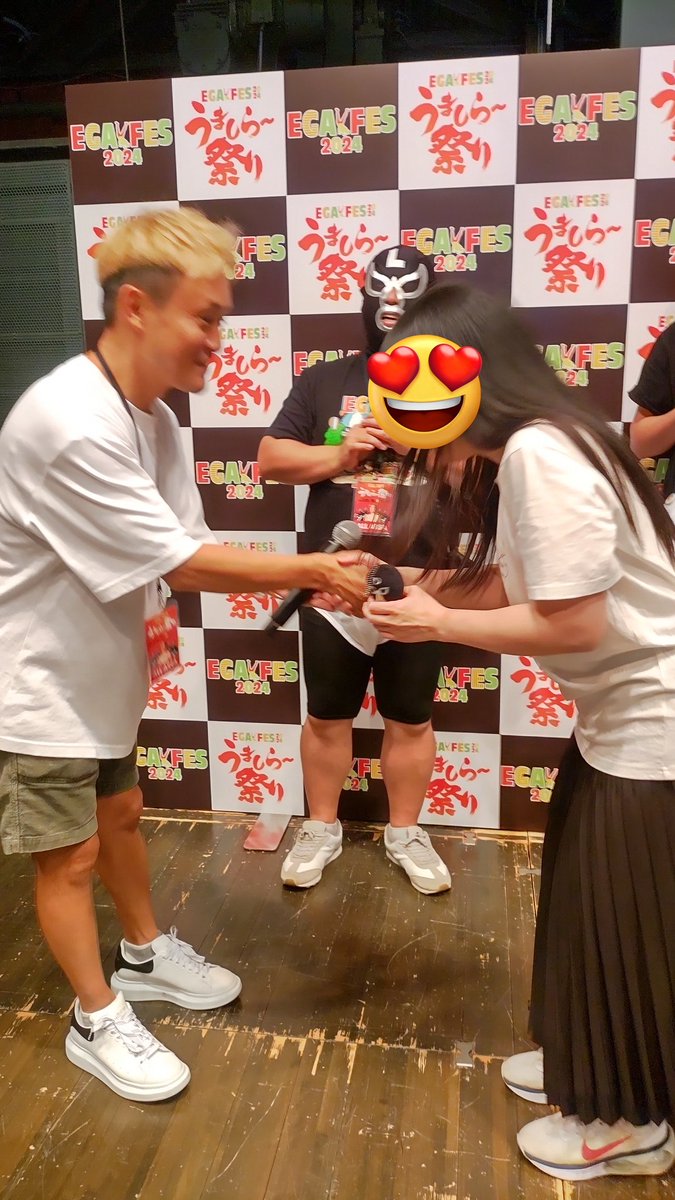vous__meme's tweet photo. 大好きなDさんとブリーフ団と写真を撮ってきました😊

#うましら～祭り は中止になって残念だったけど
皆さんファンと話したりマイクで盛り上げたり、サービス精神旺盛で感動しました🥹

撮影会は待ったけど、その間にお水を配ってくれた #エガちゃんねる の配慮に🙏🏻

#エガフェス2024
#エガフェス https://t.co/FEvBIuEsNk