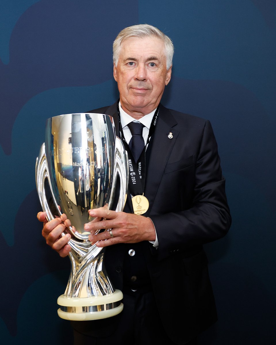 🙌 <a href="/MrAncelotti/">Carlo Ancelotti</a> 🙌
"Es un honor y un privilegio entrenar a este equipo".
#6SuperCups | #SuperCup