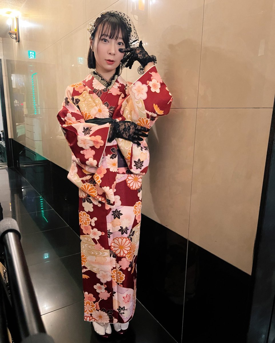 mimu_vo's tweet image. 当日に作っていただいた髪飾りとヘアアレンジが可愛すぎた🫀
#殺しの春