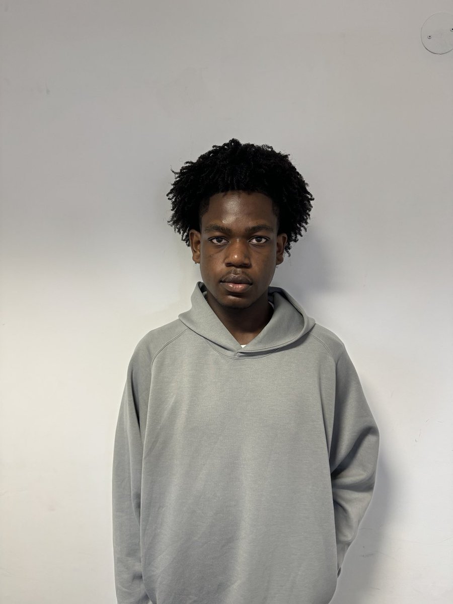 Congratulations to Emmanuel who achieved A*A*A and who will study Computer Science at the University of Warwick. Very well done! #bramptonmanor #alevelresultsday