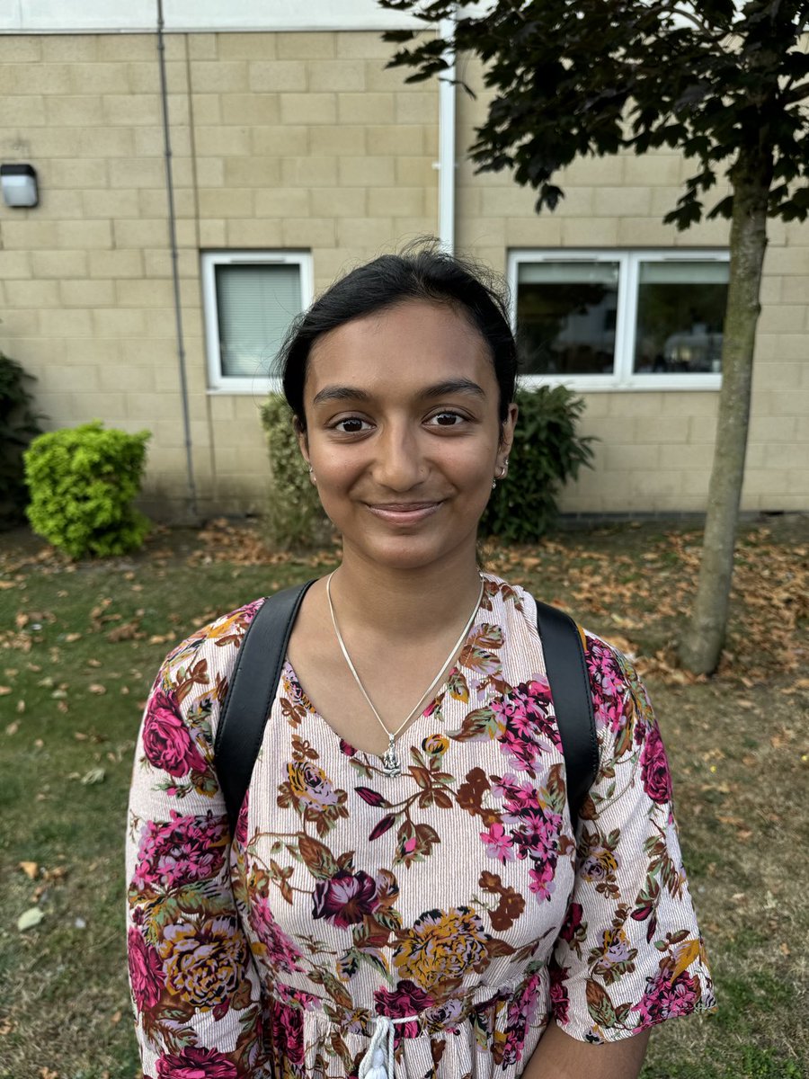 Congratulations to Sneha who achieved A*A*A* and who will study Dentistry at Kings. Great work! #alevelresultsday #bramptonmanor