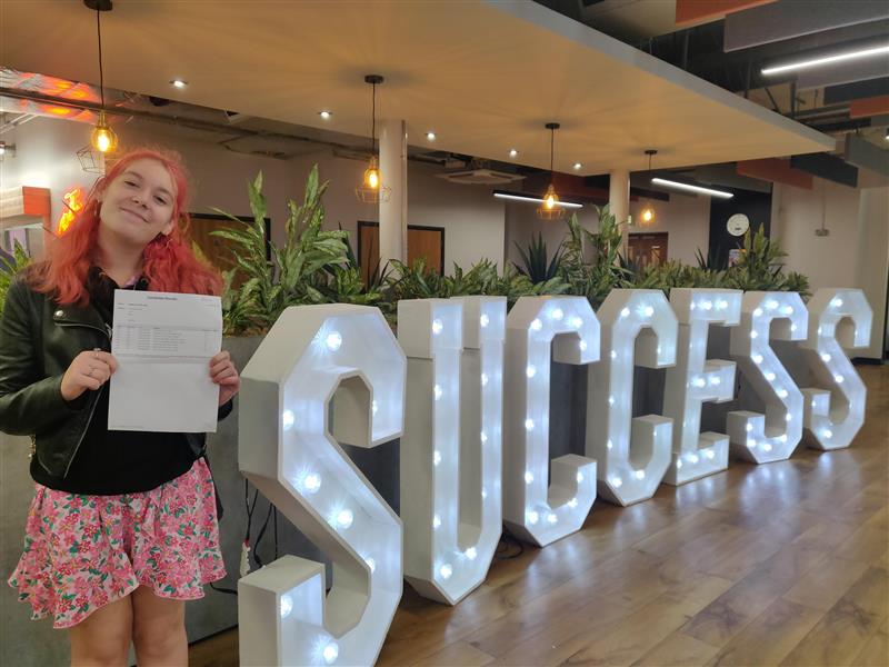 Congratulations to A Level student, Sofia who has achieved some amazing results 👏

She will progress to <a href="/UniOfYork/">University of York</a> to study BA (Hons) English Literature.

"This is crazy, I am so happy right now! I have loved every minute of it." #ResultsDay2024