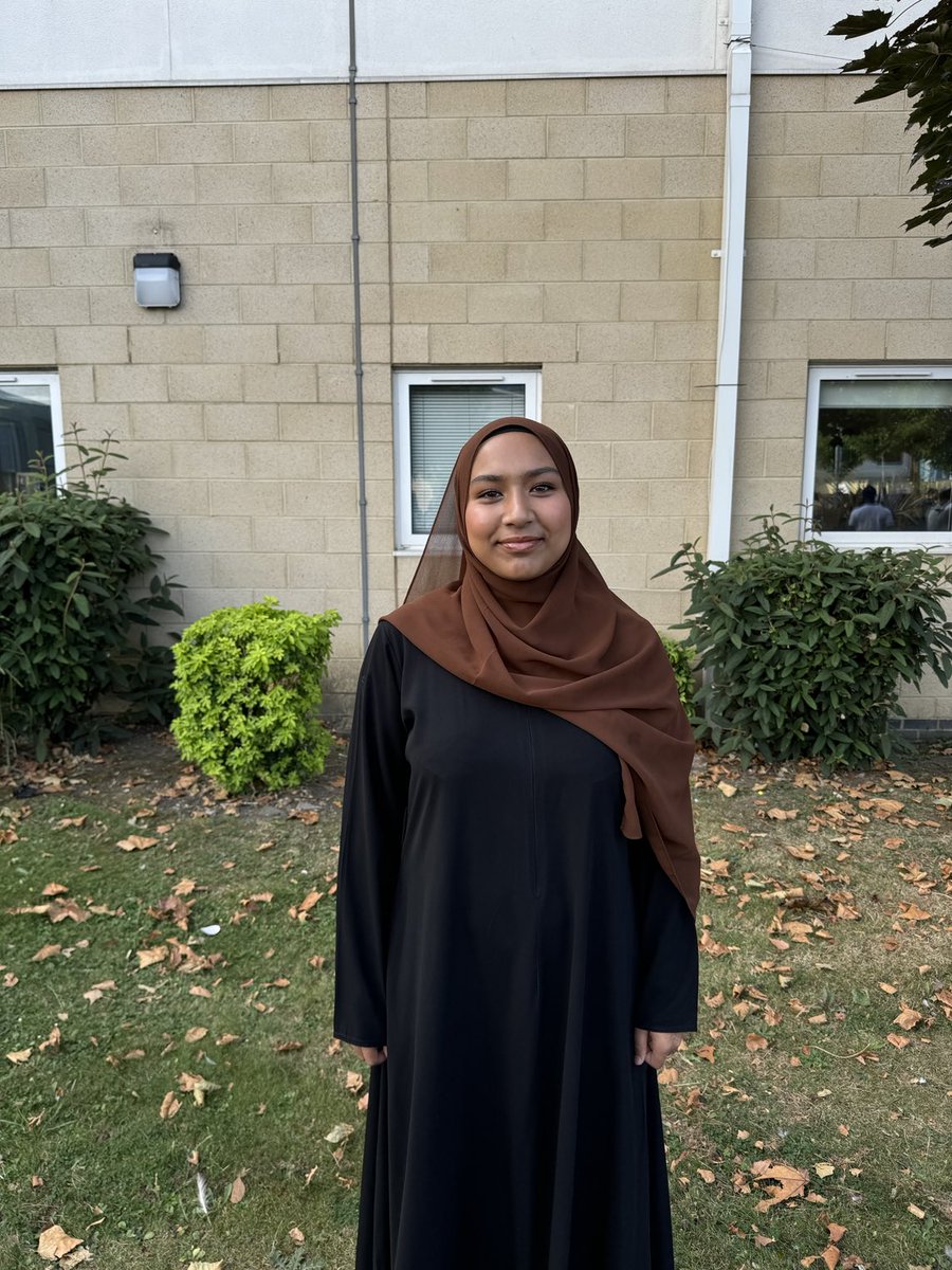 Congratulations to Ismah who achieved A*A*A and who will study Law at LSE. Brilliant work! #alevelresultsday #bramptonmanor