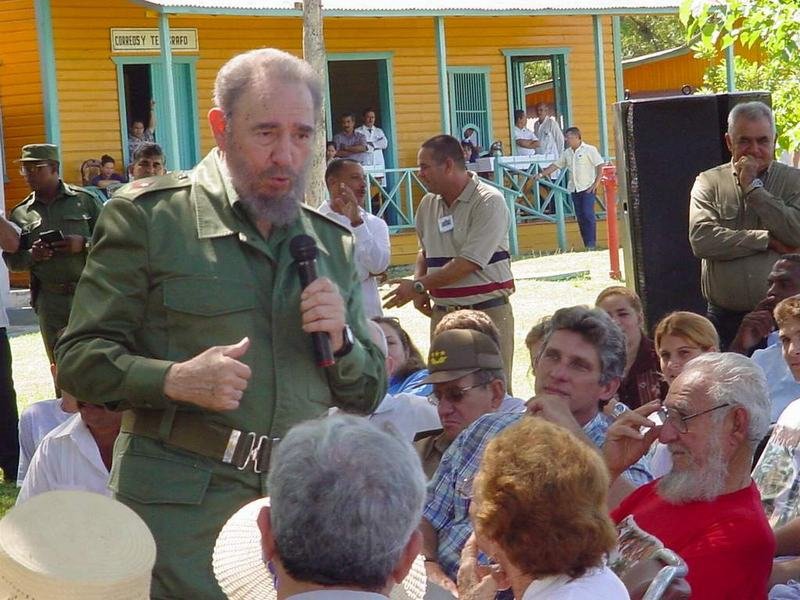 QueipoRuiz's tweet photo. #FidelEnHolguín, hoy 15 de agosto se cumple exactamente 28 años una visita histórica de #FidelPorSiempre a #Birán dejando recuerdos imborrables para todos. Desde ese sagrado lugar constituimos la Comisión Holguinera del Centenario. #HonorHolguinero por #Cuba. https://t.co/QyAXeJmTeb