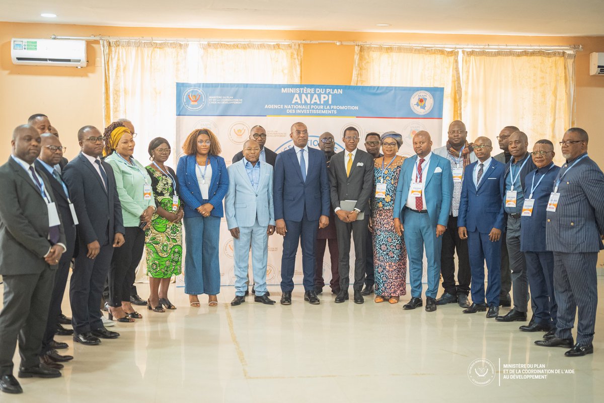 PlanRdc's tweet image. 15.08.2024 | Kisantu-RDC
#Anapi #ClimatDesAffaires
Le VPM @guylainnyembo_ a procédé au lancement ce jeudi à Mbuela Lodge, Kisantu, Province du Kongo Central, des travaux du Groupe Technique d’Experts sectoriels sur le Climat des Affaires.

Ces travaux ont pour objectif d’évaluer